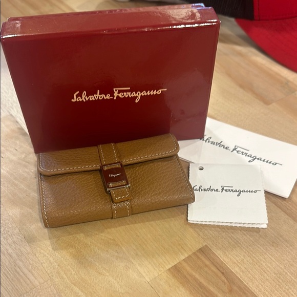 Salvatore Ferragamo Brown Leather Key Holder Wallet - Picture 5 of 6